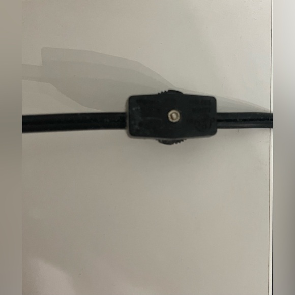 Himalayan Crystal Salt Lamp - Picture 4 of 9